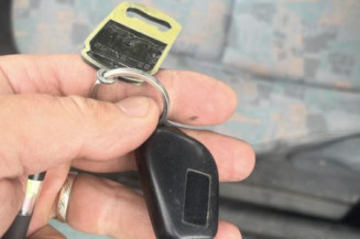 Pivot de moyeu avant gauche PEUGEOT PARTNER 1