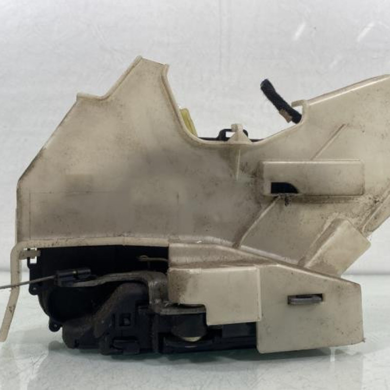 Serrure arriere droit VOLKSWAGEN POLO 4 Photo n°1