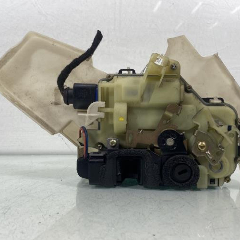 Serrure arriere droit VOLKSWAGEN POLO 4 Photo n°3