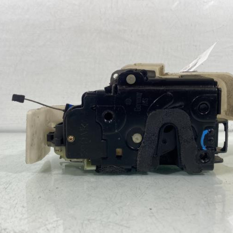 Serrure arriere droit VOLKSWAGEN POLO 4 Photo n°4