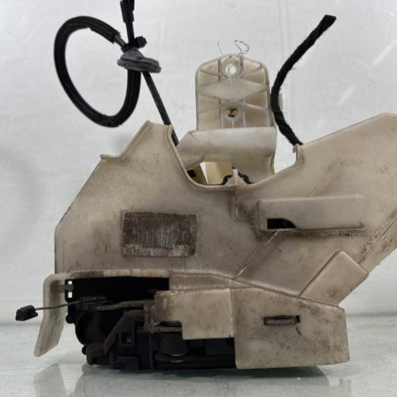 Serrure arriere droit VOLKSWAGEN POLO 4 Photo n°4