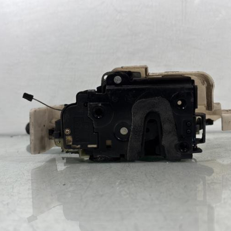 Serrure arriere droit VOLKSWAGEN POLO 4 Photo n°5