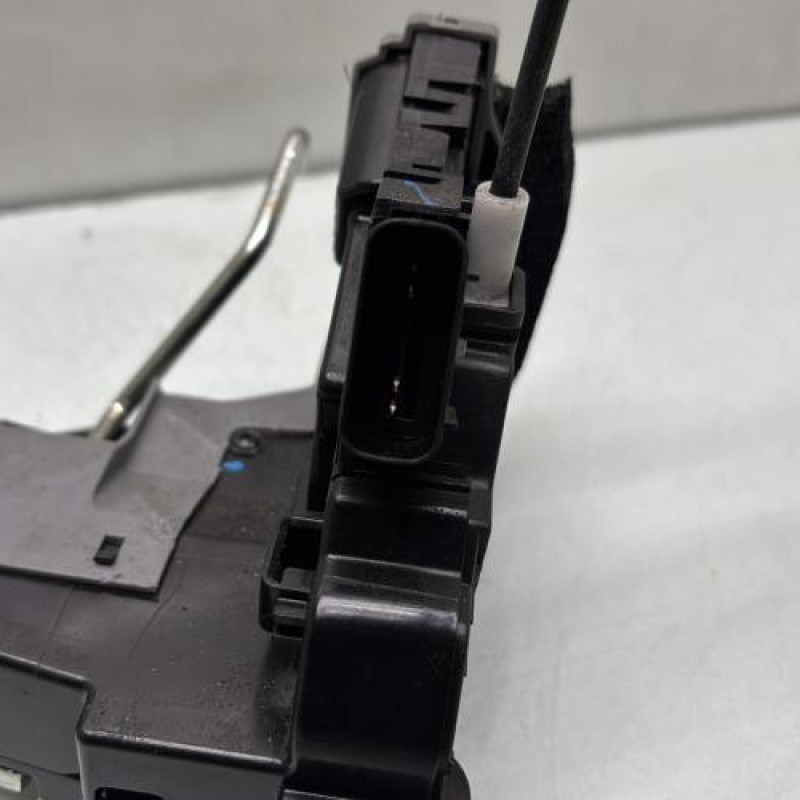 Serrure arriere droit HYUNDAI I 20 2 Photo n°3