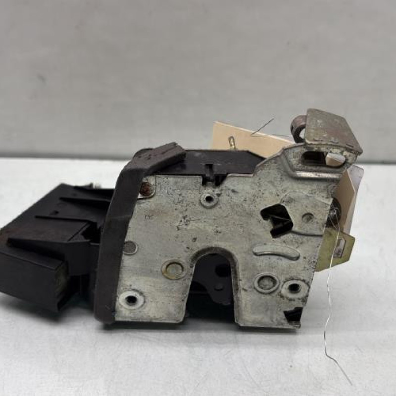 Serrure arriere droit BMW SERIE 5 E39 Photo n°1