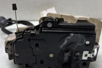 Serrure arriere droit VOLKSWAGEN PASSAT 4 Photo n°1