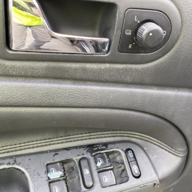 Serrure arriere droit VOLKSWAGEN PASSAT 4 Photo n°14