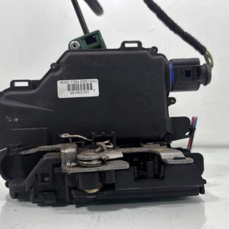 Serrure arriere droit VOLKSWAGEN POLO 4 Photo n°1