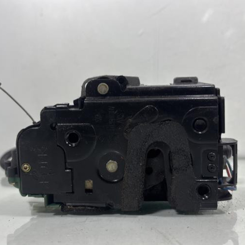 Serrure arriere droit VOLKSWAGEN POLO 4 Photo n°4