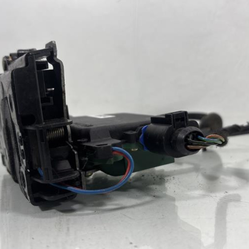 Serrure arriere droit VOLKSWAGEN POLO 4 Photo n°5