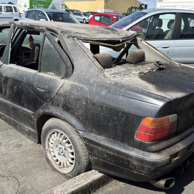 Serrure arriere gauche BMW SERIE 3 E36 Photo n°8
