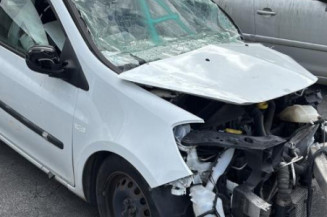 Serrure avant droit RENAULT CLIO 3