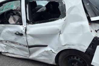 Serrure avant droit RENAULT CLIO 3