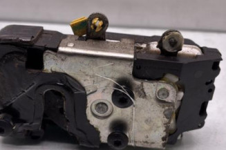 Serrure avant droit FORD FIESTA 5 Photo n°1