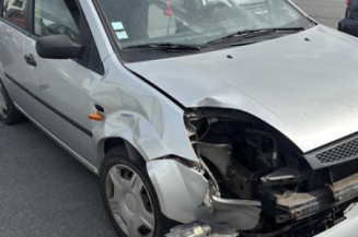 Serrure avant droit FORD FIESTA 5