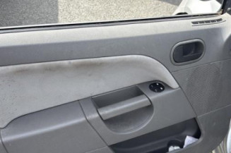 Serrure avant droit FORD FIESTA 5