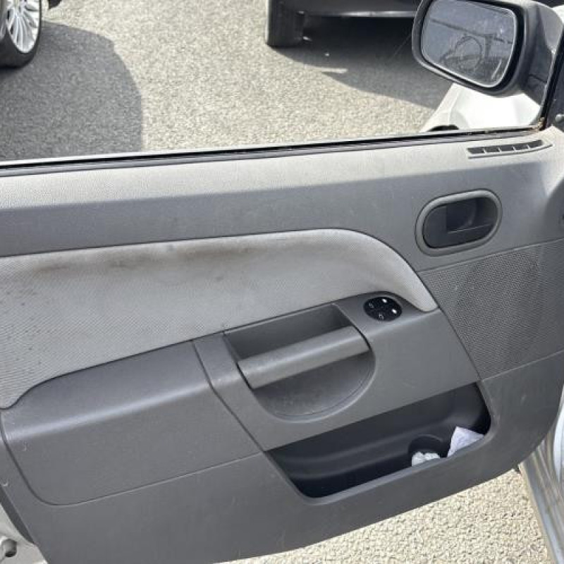 Serrure avant droit FORD FIESTA 5 Photo n°13