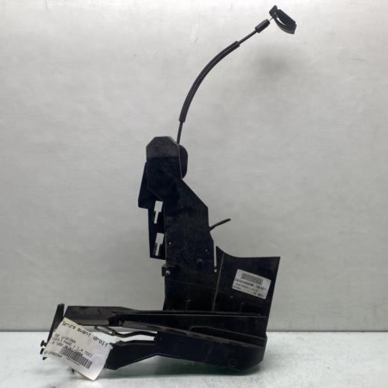 Serrure avant droit FORD FIESTA 5 Photo n°1