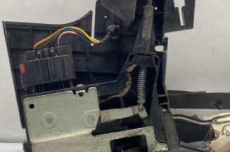 Serrure avant droit FORD FIESTA 5