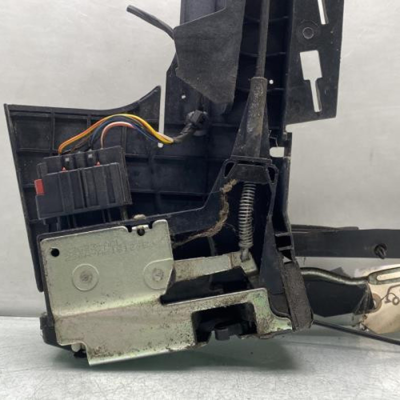 Serrure avant droit FORD FIESTA 5 Photo n°3