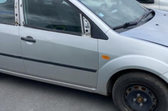 Serrure avant droit FORD FIESTA 5