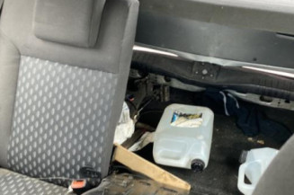 Serrure avant droit FORD FIESTA 5