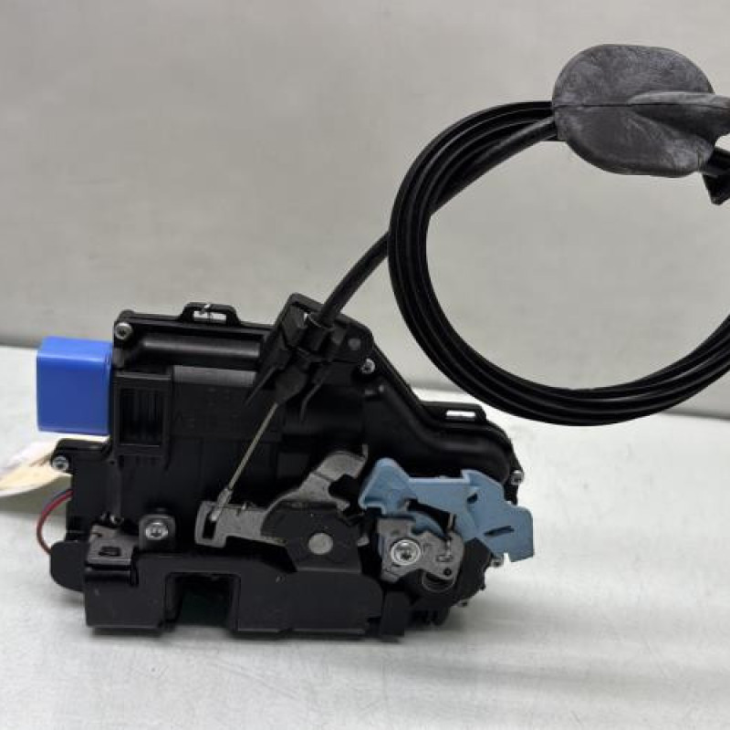 Serrure avant droit VOLKSWAGEN GOLF PLUS Photo n°3