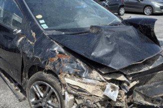 Serrure avant gauche HONDA CIVIC 8