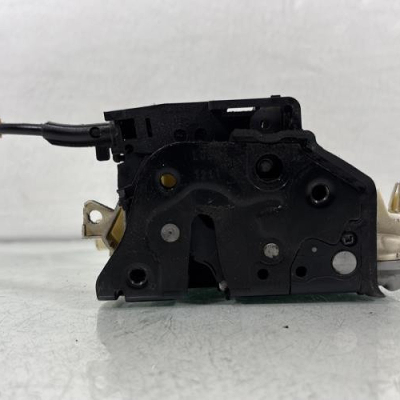 Serrure avant gauche VOLKSWAGEN PASSAT 6 Photo n°4