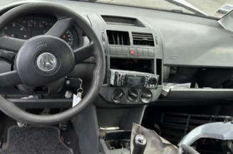 Serrure avant droit VOLKSWAGEN POLO 4