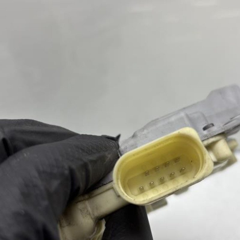 Serrure avant gauche VOLKSWAGEN PASSAT 5 Photo n°3