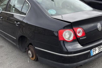 Serrure avant gauche VOLKSWAGEN PASSAT 5