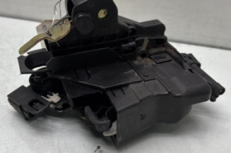 Serrure avant gauche MERCEDES CLASSE E 210