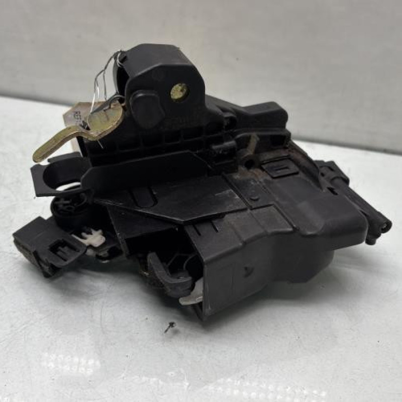 Serrure avant gauche MERCEDES CLASSE E 210 Photo n°2