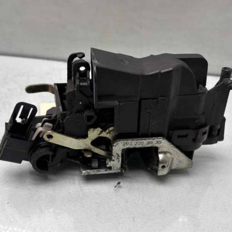 Serrure avant gauche MERCEDES CLASSE E 210 Photo n°3