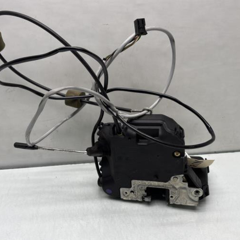 Serrure avant gauche MERCEDES CLASSE C 203 COUPE SPORT Photo n°3