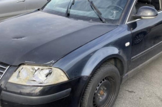 Serrure avant droit VOLKSWAGEN PASSAT 4