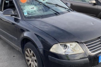 Serrure avant droit VOLKSWAGEN PASSAT 4