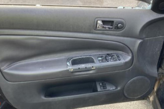 Serrure avant droit VOLKSWAGEN PASSAT 4
