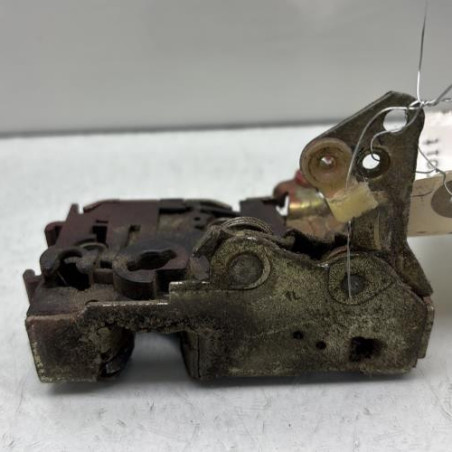 Serrure avant droit PEUGEOT 205