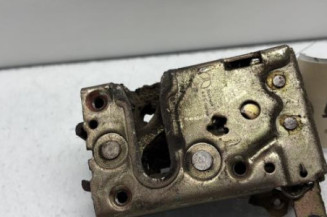Serrure avant droit PEUGEOT 205