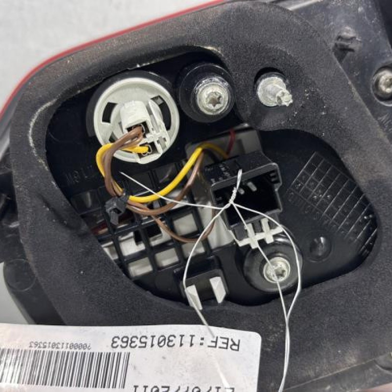 Feu arriere secondaire droit (feux) VOLKSWAGEN GOLF 6 Photo n°4