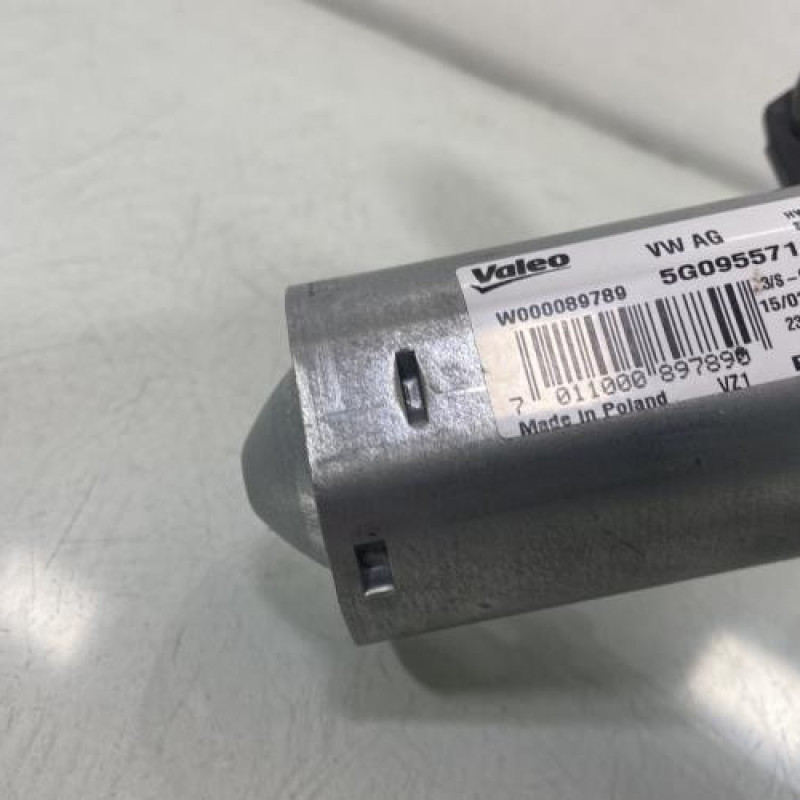 Moteur essuie glace arriere VOLKSWAGEN POLO 6 Photo n°3