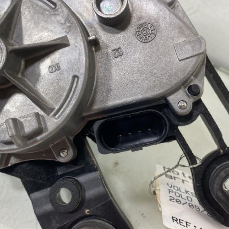 Moteur essuie glace arriere VOLKSWAGEN POLO 6 Photo n°4