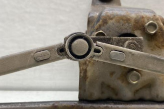 Moteur essuie glace avant RENAULT EXPRESS