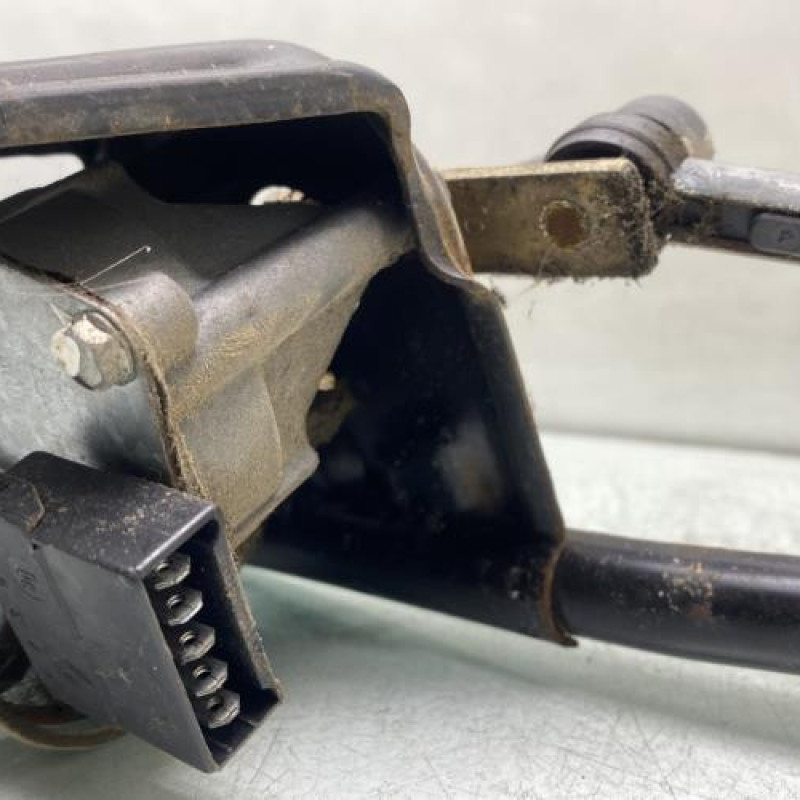Moteur essuie glace avant RENAULT EXPRESS Photo n°5
