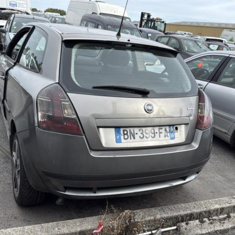 Serrure avant gauche FIAT STILO Photo n°9