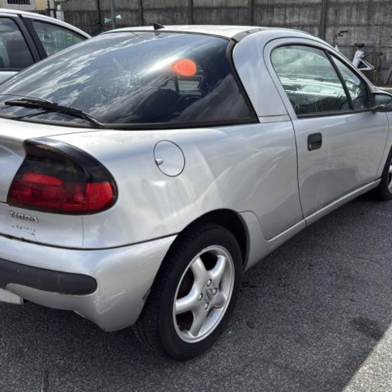 Serrure avant gauche OPEL TIGRA 1 Photo n°8