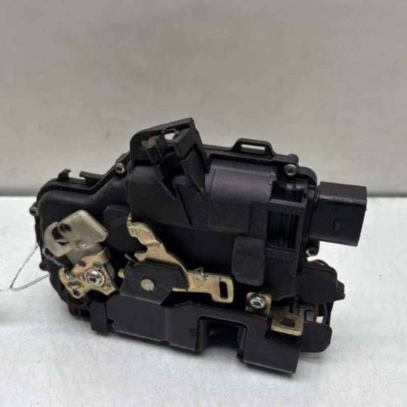 Serrure avant gauche VOLKSWAGEN BORA Photo n°3