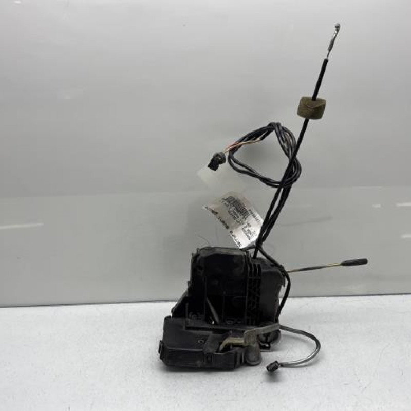 Serrure avant gauche MERCEDES CLASSE E 211 Photo n°1