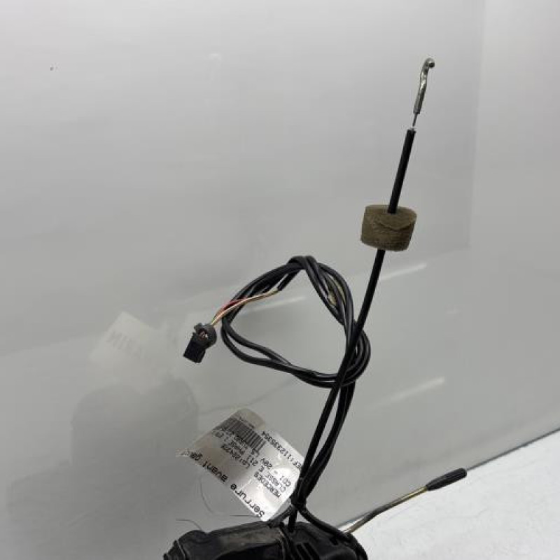 Serrure avant gauche MERCEDES CLASSE E 211 Photo n°4